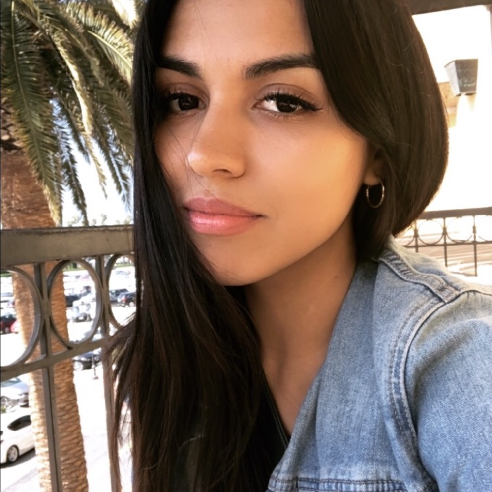 Meet your Posher, Christina